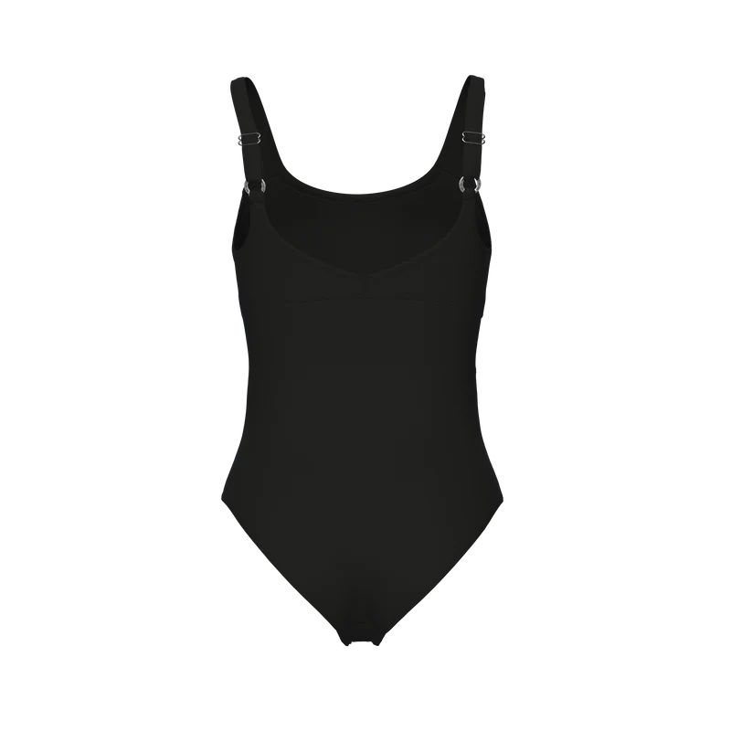 ARENA Isabella Swimsuit Wing Badeanzug mit Shaping