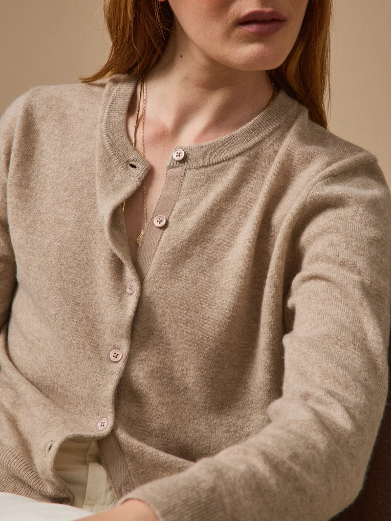 Geknöpfter Damen-Cardigan - Cashmere-Kollektion