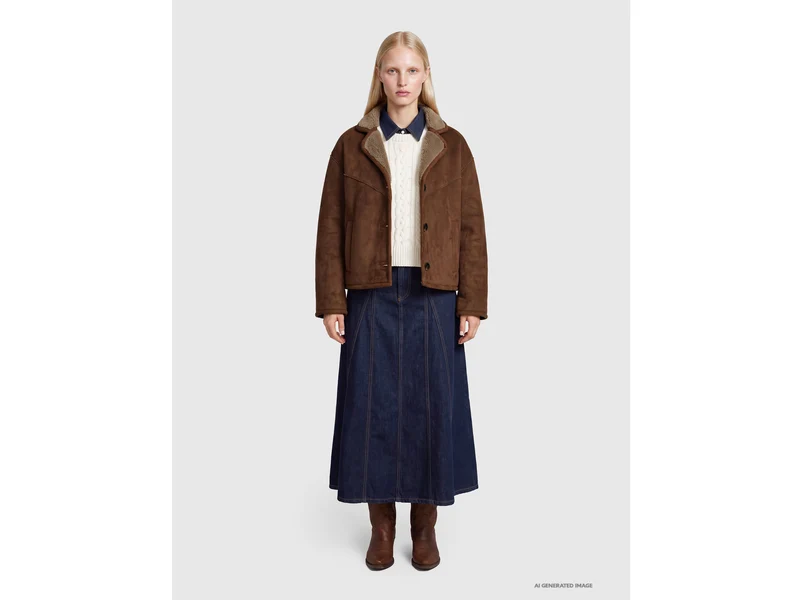 Kurze Jacke in Schaffelloptik