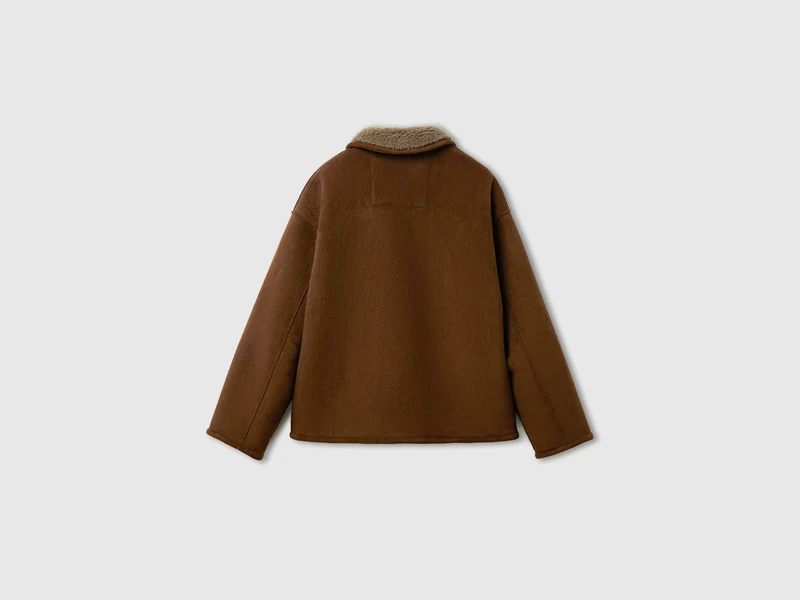 Kurze Jacke in Schaffelloptik