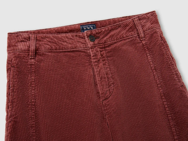 Vintage-gewaschene Samthose in Fassform