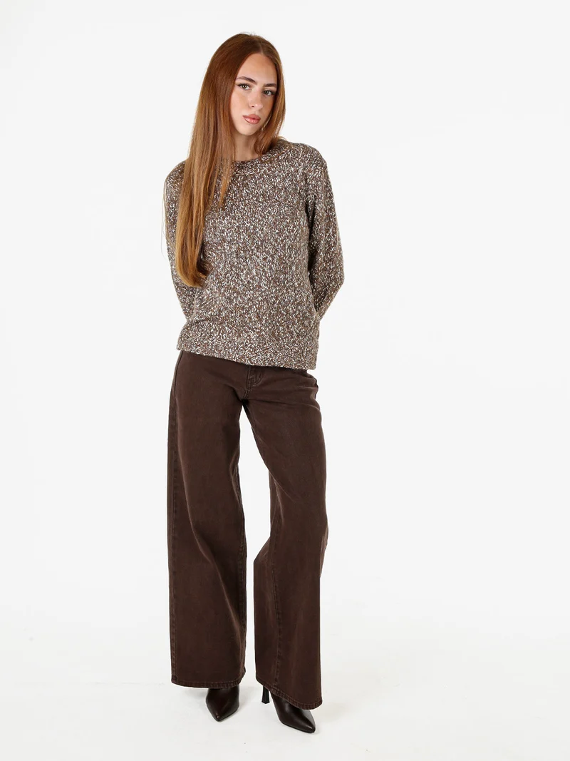 Maglione girocollo da donna in filato bouclè - cammello