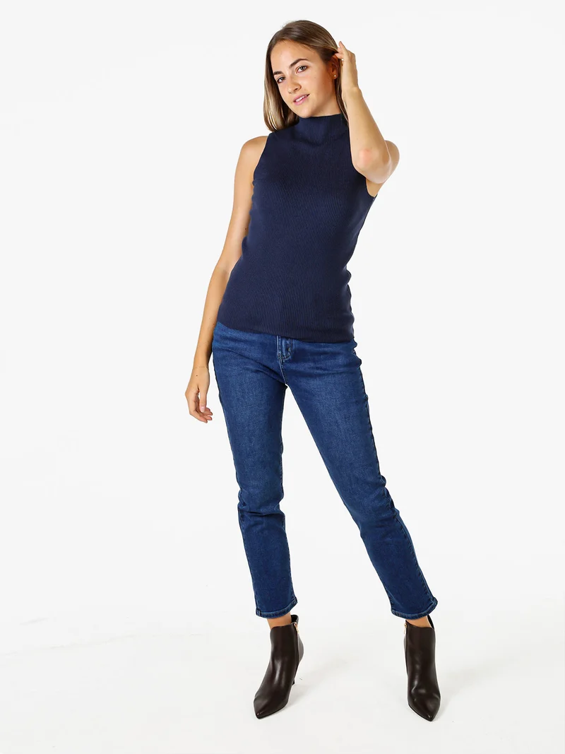 Maglia smanicata da donna con scollo a lupetto - blu scuro