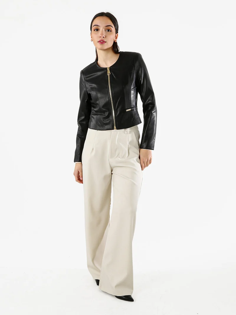 Giacca corta da donna in ecopelle con zip - nero