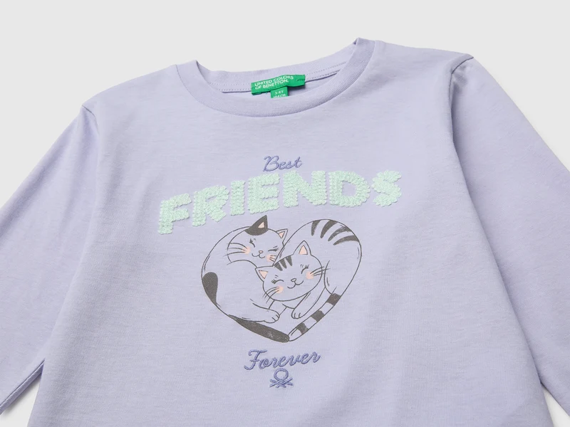 Besticktes T-Shirt aus Bio-Baumwolle