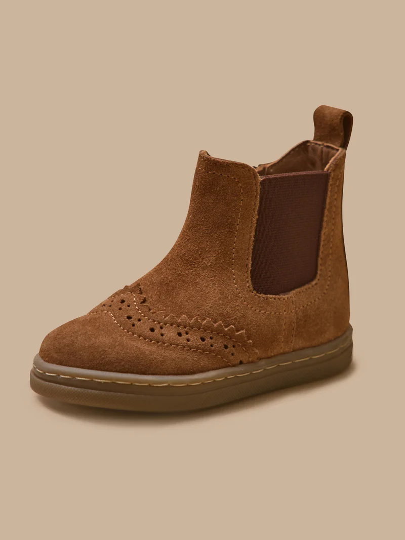 Babyschuhe, Chelsea-Boots aus Leder mit floraler Lochung an der Spitze