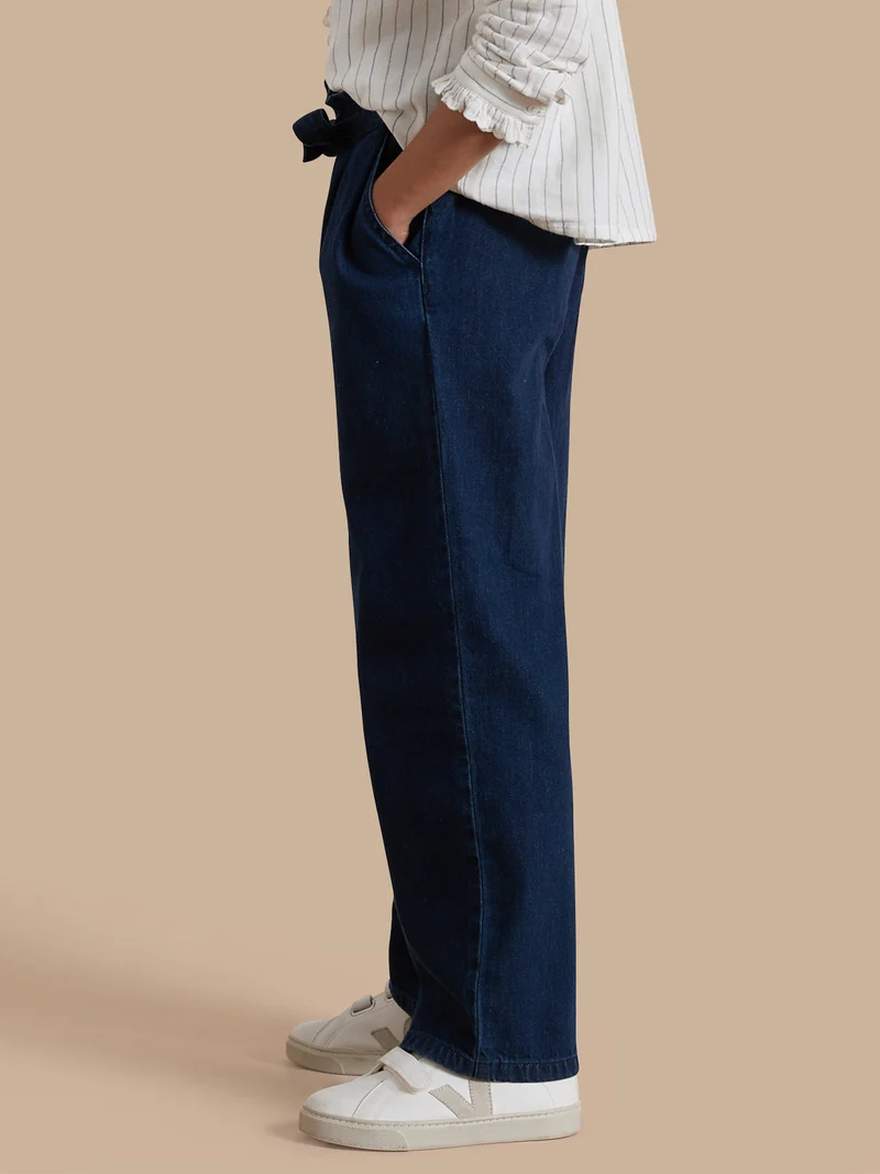 Mädchenhose aus leichtem Denim, weit geschnitten