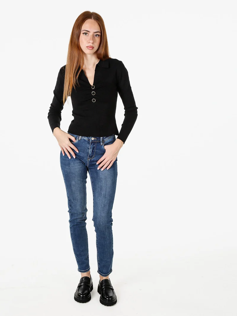 Maglia donna con scollo a V e colletto - nero