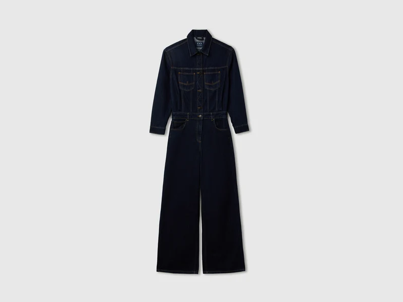 Weit geschnittene Latzhose aus gewaschenem Denim