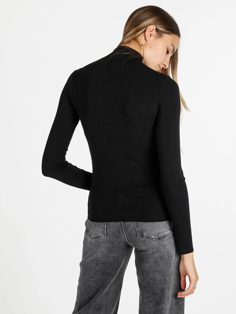 T-shirt donna dolcevita a maniche lunghe - nero