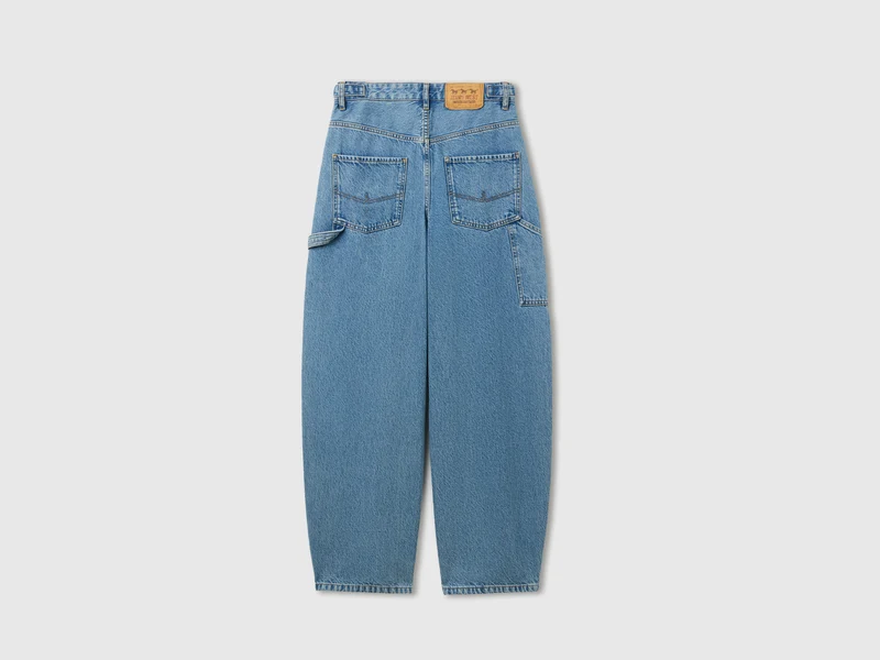 Barrel-Fit-Jeans in heller Waschung