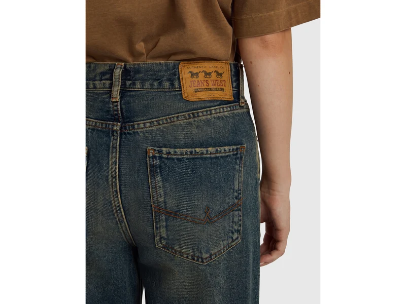 Weit geschnittene, verkürzte Jeans mit Vintage-Effekt