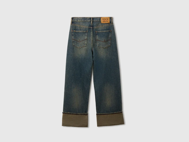Weit geschnittene, verkürzte Jeans mit Vintage-Effekt