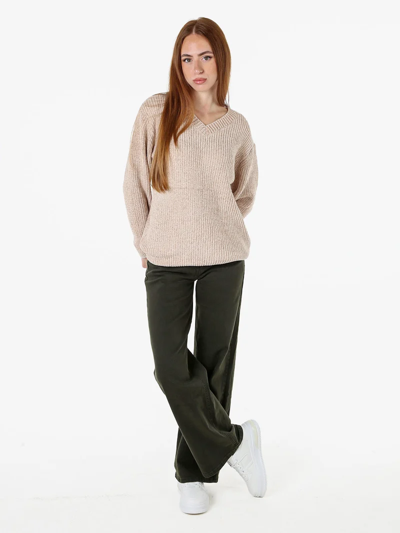Maglione in ciniglia da donna con scollo a V - beige