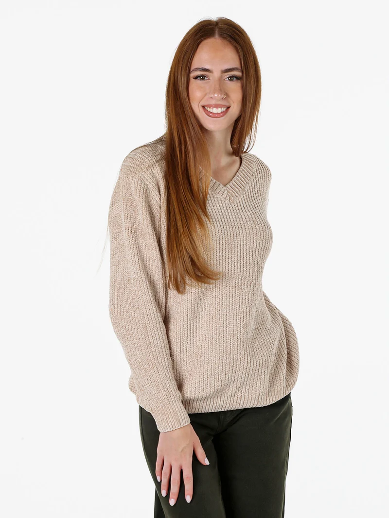 Maglione in ciniglia da donna con scollo a V - beige
