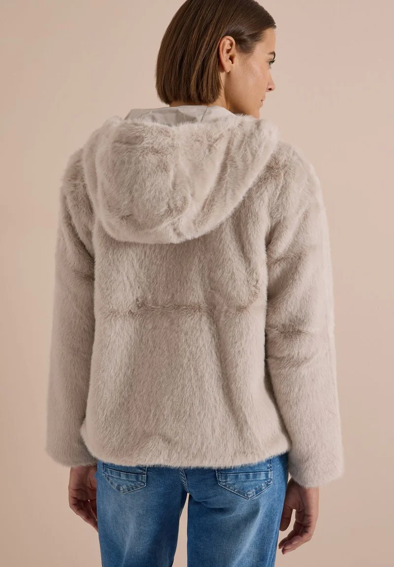 Fake Fur Jacke mit Softshelldetails