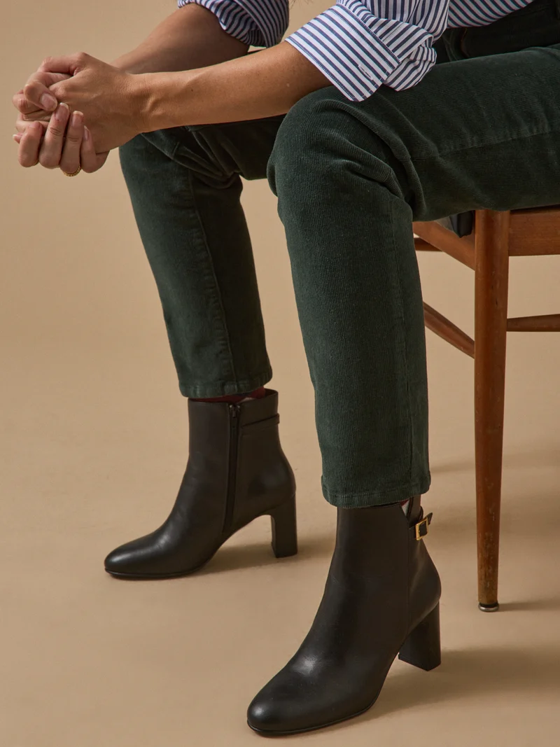 Damen-Stiefeletten mit Absatz aus Leder
