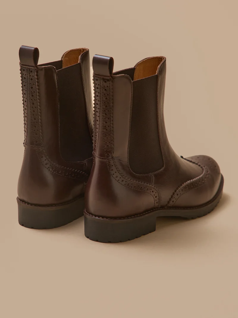 Damen-Chelsea-Boots aus Leder mit Brogue-Verzierung