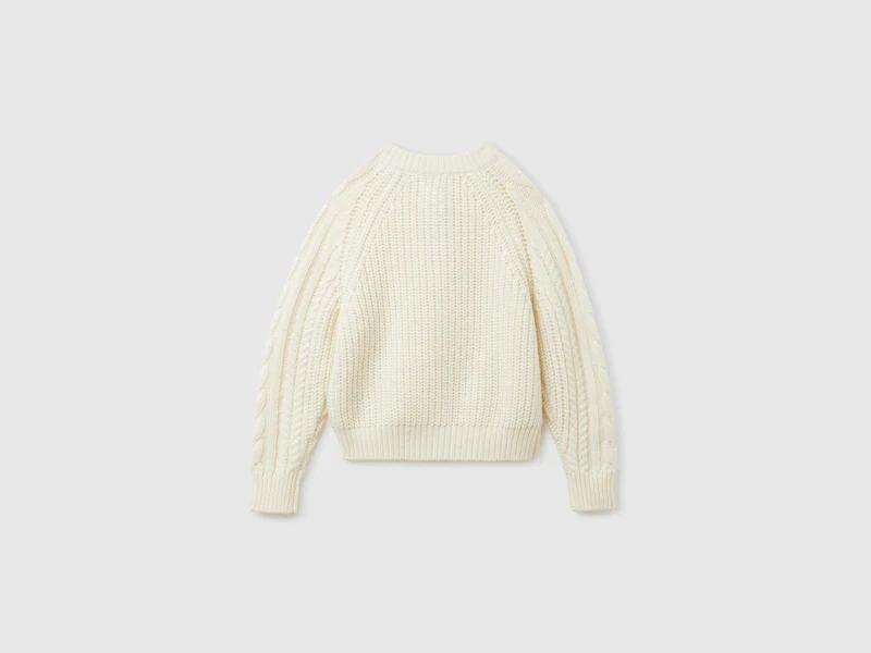 Strickjacke aus 100 % Wolle mit Zopfmuster
