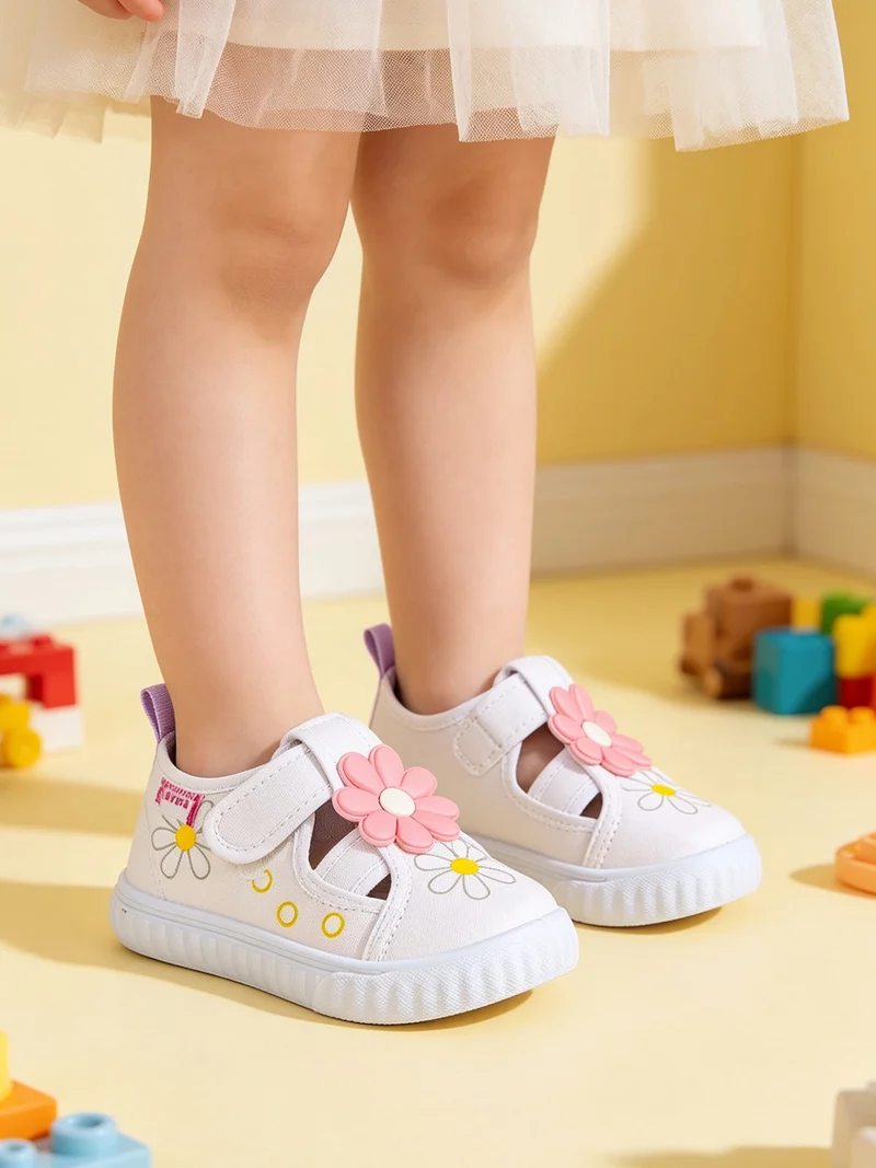 Sandali chiusi da bambina con cinturino a strappo - bianco
