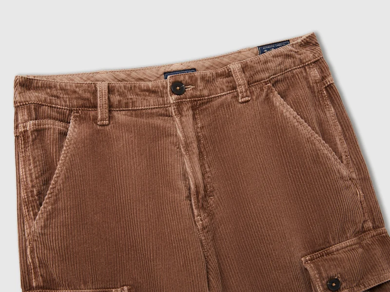 Cargohosen aus Cord im Used-Look