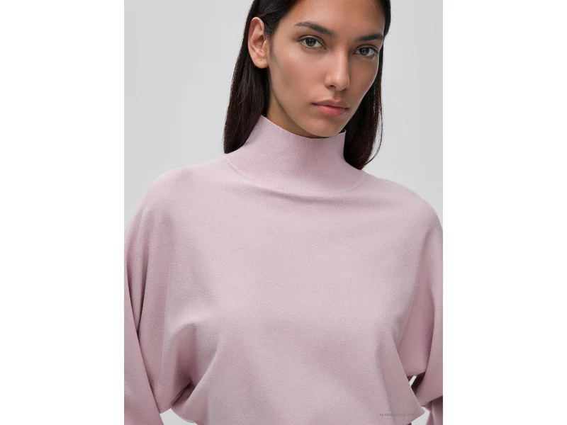Pullover mit hohem Kragen und Fledermausärmeln