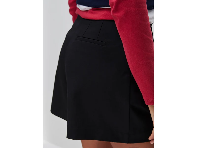 Shorts mit Falten