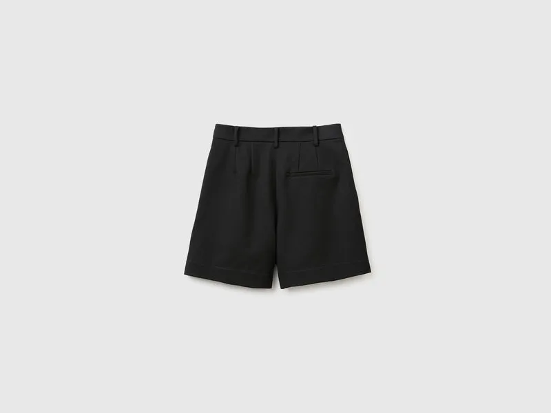 Shorts mit Falten