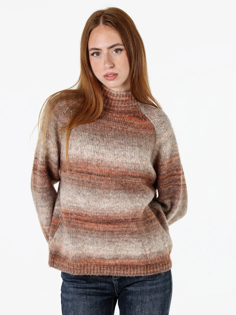 Maglione donna multicolore con collo a lupetto - cammello