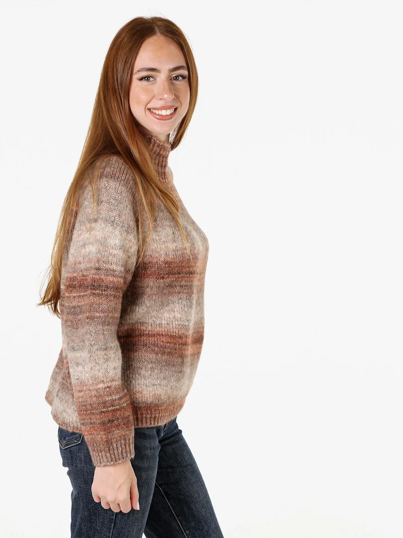 Maglione donna multicolore con collo a lupetto - cammello
