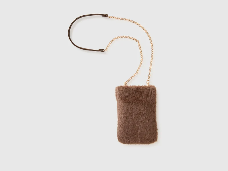Handyhalter aus Kunstfell