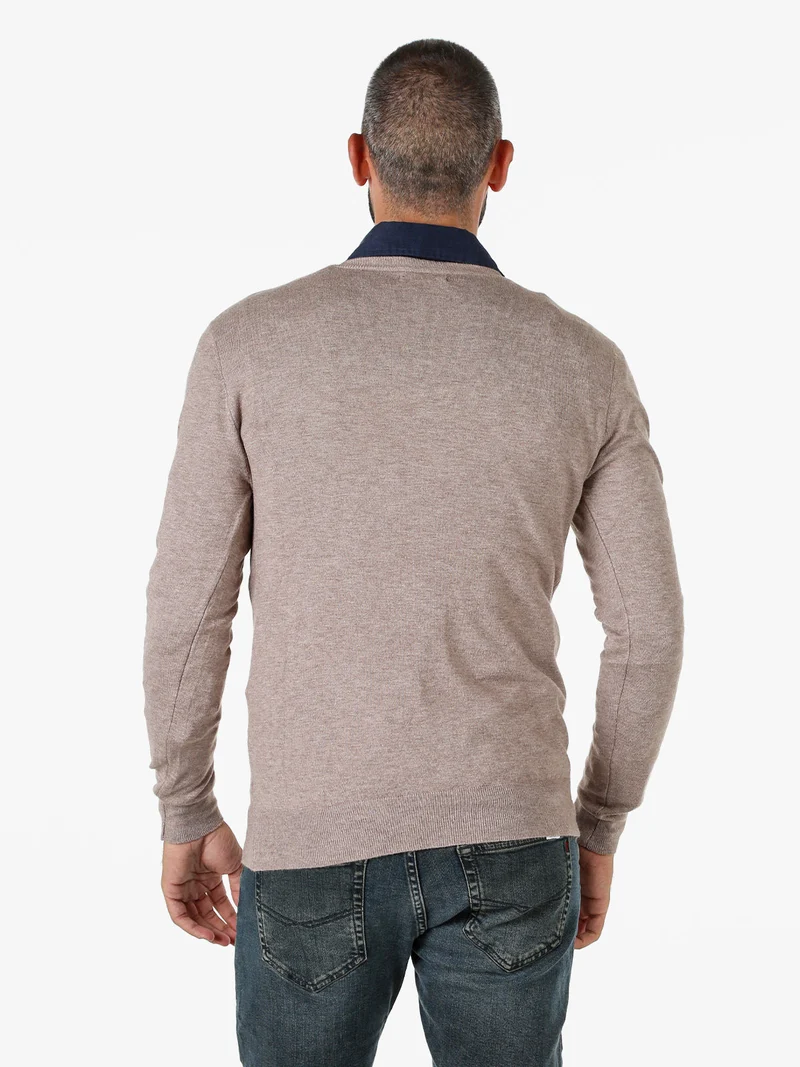 Maglia uomo con scollo a V tinta unita - sabbia