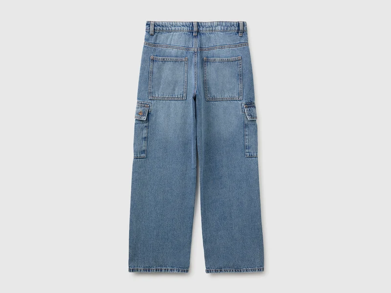 Weit geschnittene Cargo-Jeans
