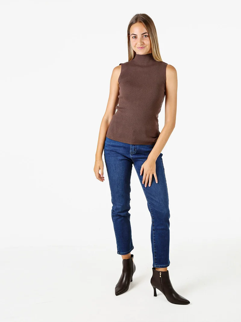 Maglia smanicata da donna con scollo a lupetto - moro