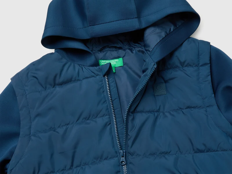 Jacke mit abnehmbaren Ärmeln