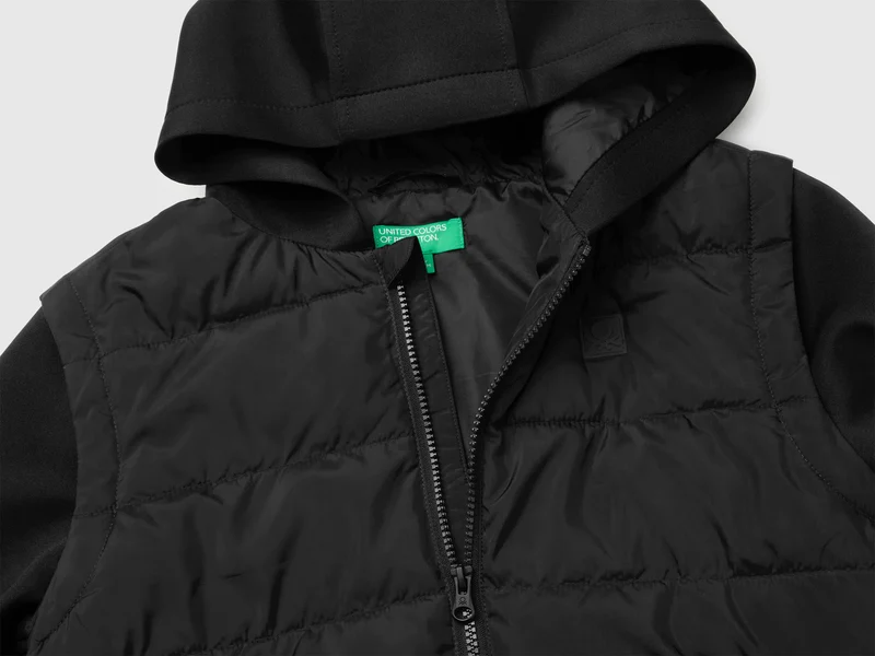 Jacke mit abnehmbaren Ärmeln