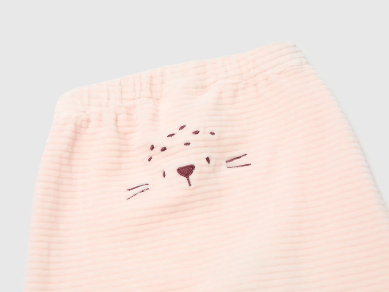 Chenille-Hose mit Stickerei