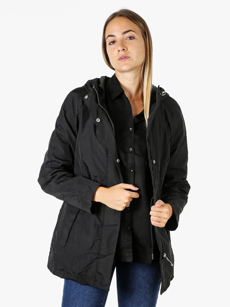 Giacca a vento da donna con cappuccio e zip - nero