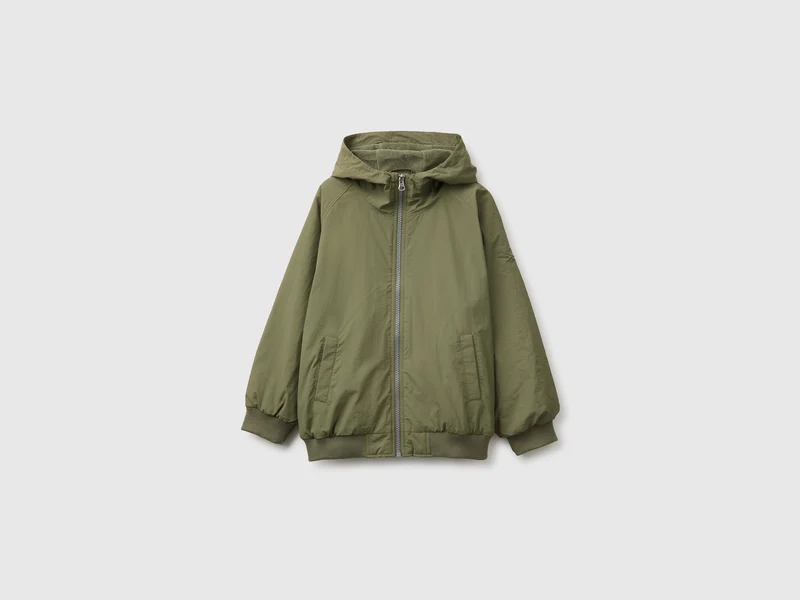 Nylonjacke mit Kapuze