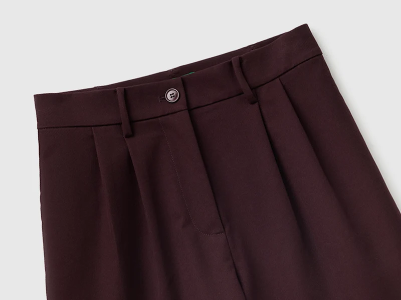 Shorts mit Falten