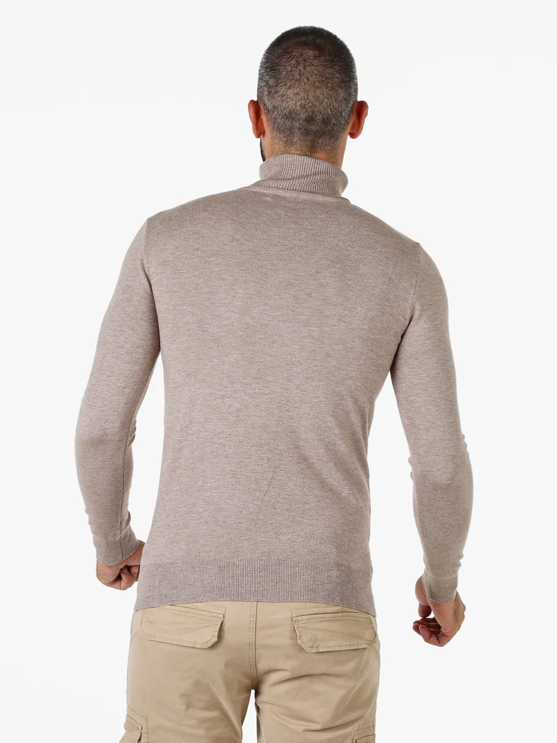 Maglia dolcevita da uomo - sabbia