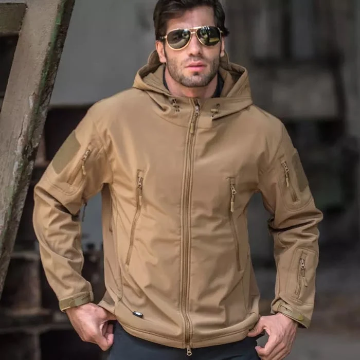 Herren Softshelljacke | Winddichte, wasserabweisende Outdoorjacke mit Kapuze, Fleecefutter und verstellbaren Bündchen