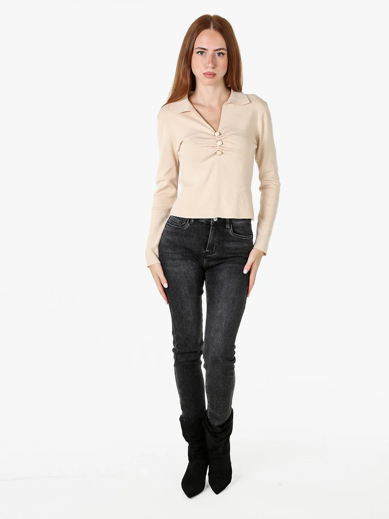 Maglia donna con scollo a V e colletto - beige
