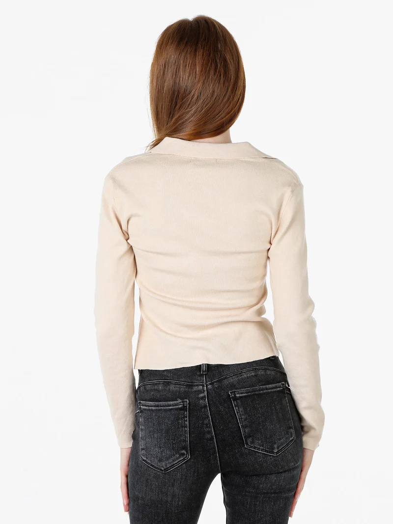 Maglia donna con scollo a V e colletto - beige