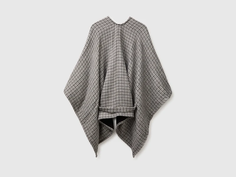 Wendbares Cape mit Gürtel