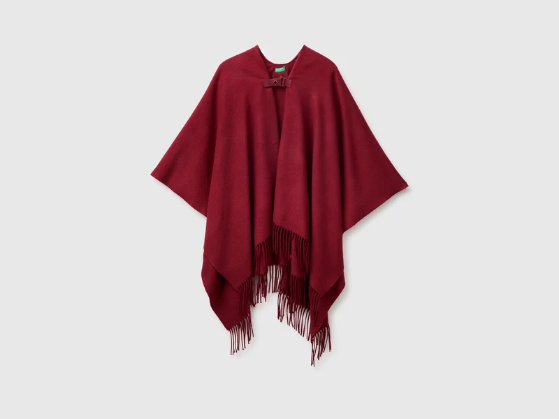 Cape mit Fransen und Knopf