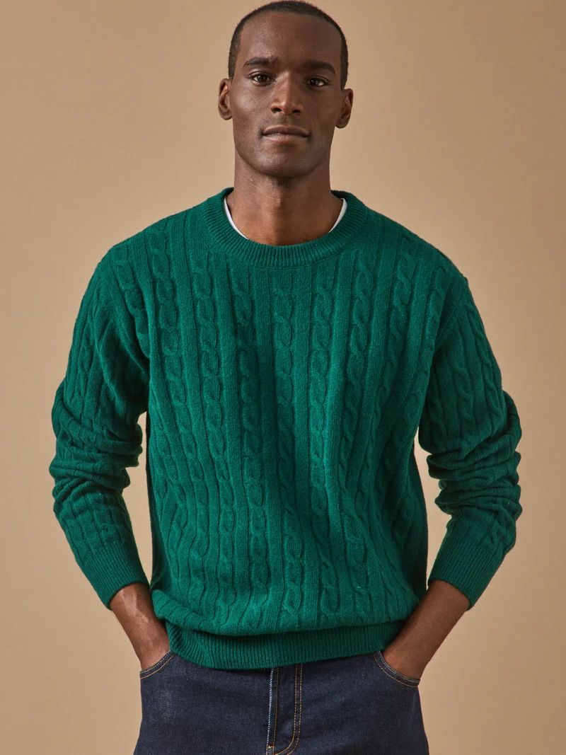 Herrenpullover mit Zopfmuster aus Wolle