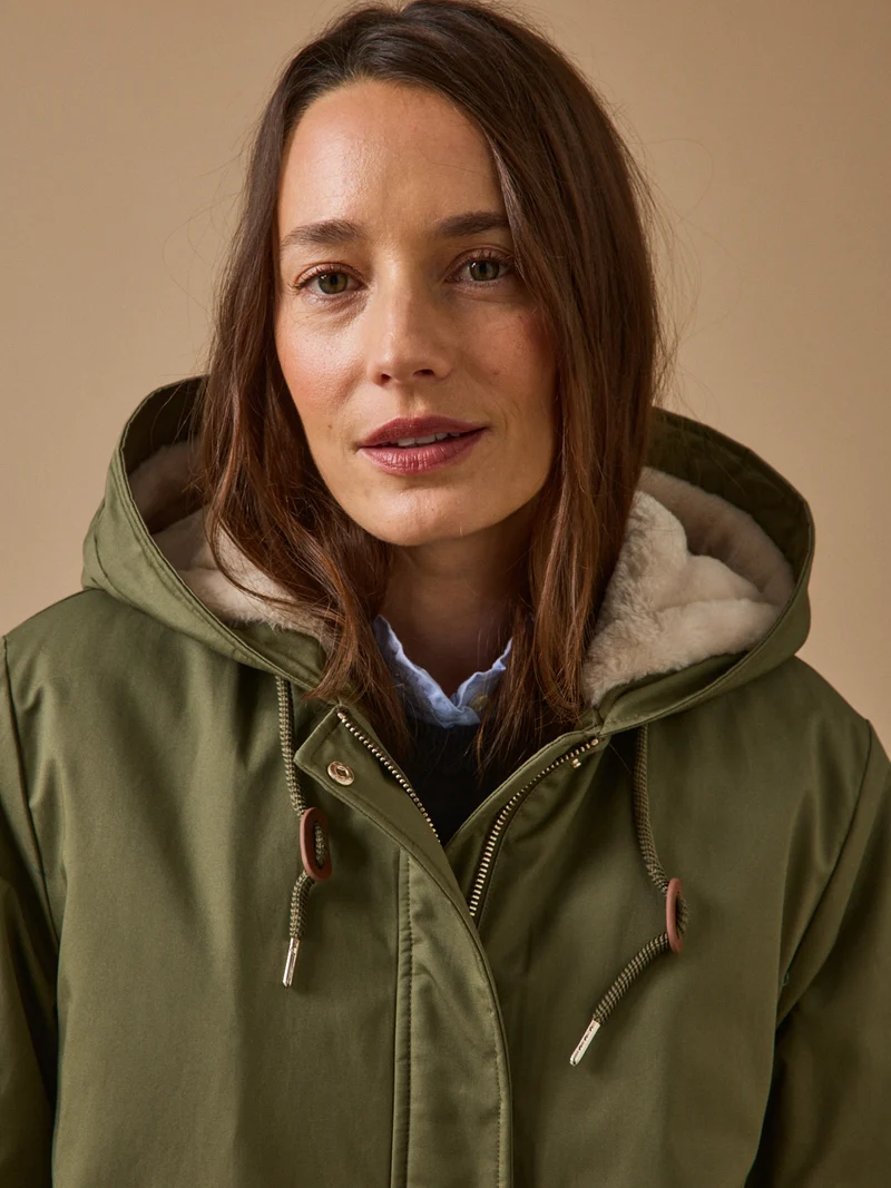 Kurzer Damen-Parka mit Futter aus Webpelz