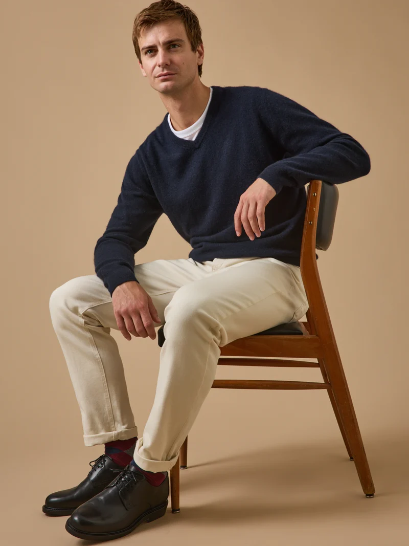 Herrenpullover mit V-Ausschnitt – Cashmere-Kollektion