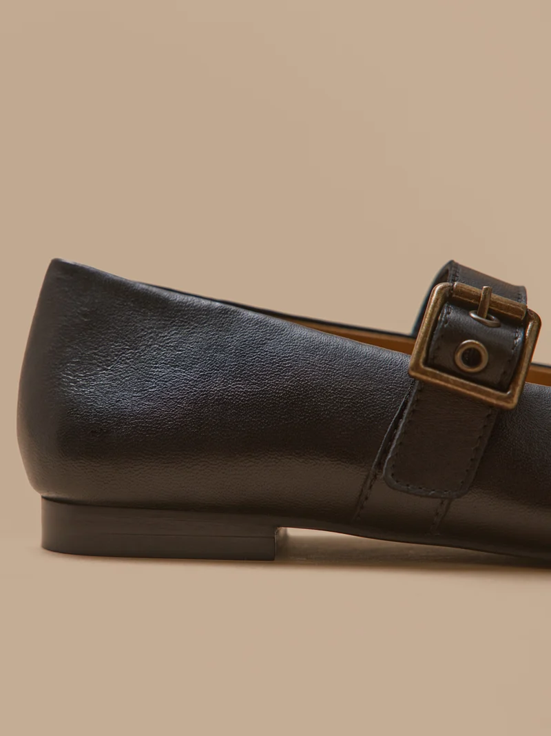 Damen-Ballerinas aus Leder mit Riemchen